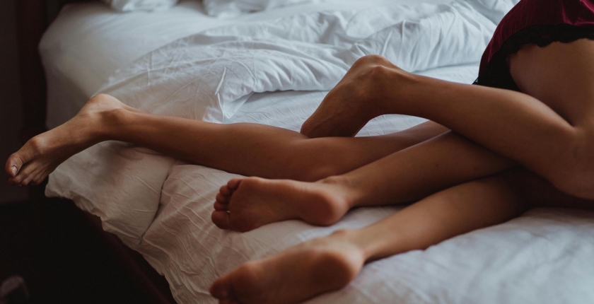 De performativiteit van heteroseks: wat ik pas begreep toen ik met een vrouw naar bed ging